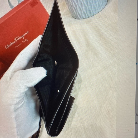 BUNDLE OF 2 - Salvatore Ferragamo Wallet & Bracelet - Picture 11 of 16